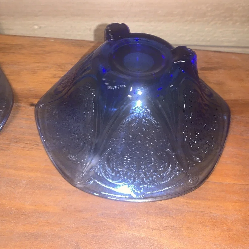 HAZEL ATLAS COBALT BLUE ROYAL LACE‎ RUFFLED PAIR 2 CANDLESTICKS VERY RARE EUC